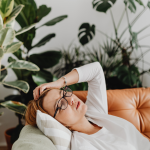 Fatiguée malgré le repos : pourquoi dormir plus ne suffit pas toujours